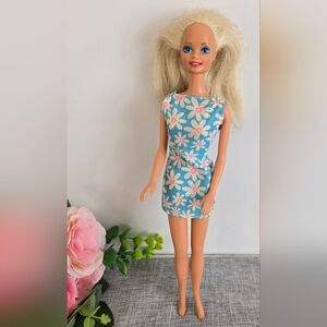 Vintage Style Barbie‎ From 1993 Mattel #2454 With Blond Hair And Blue eyes